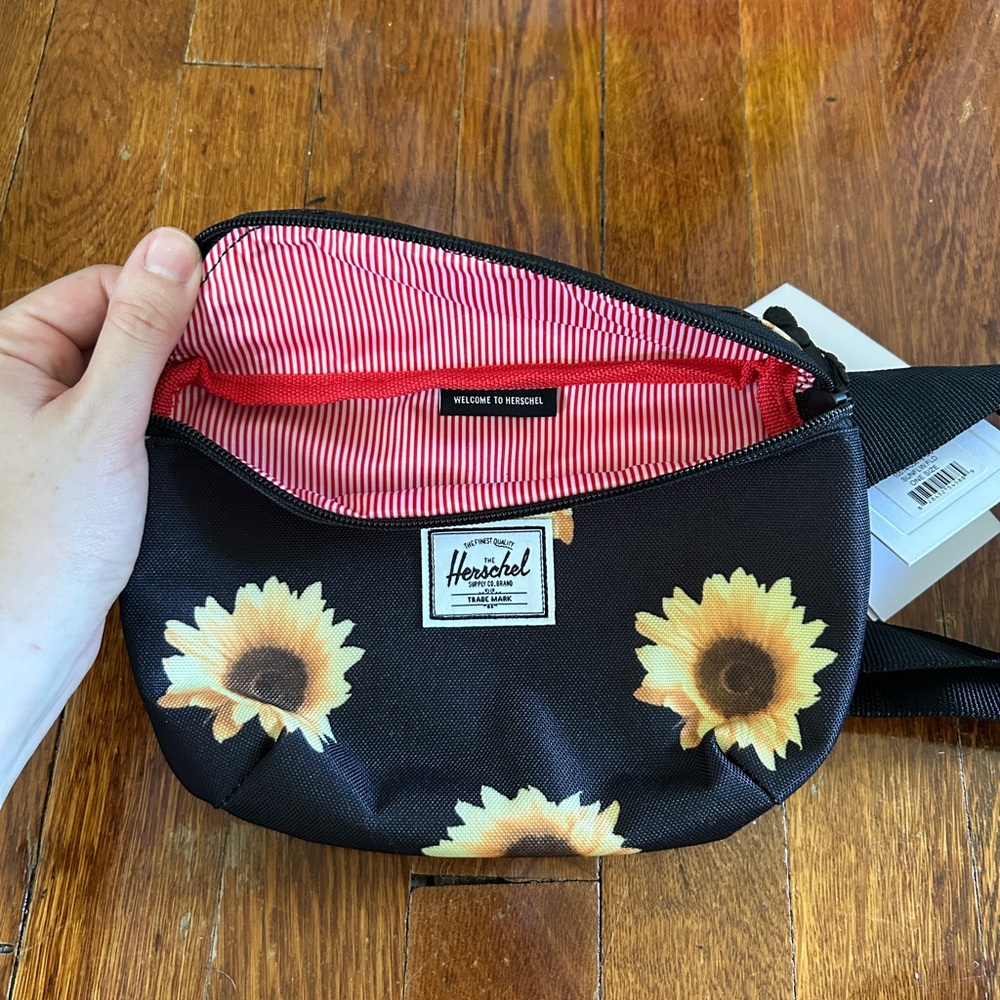 NWT Herschel Sunflower fanny pack